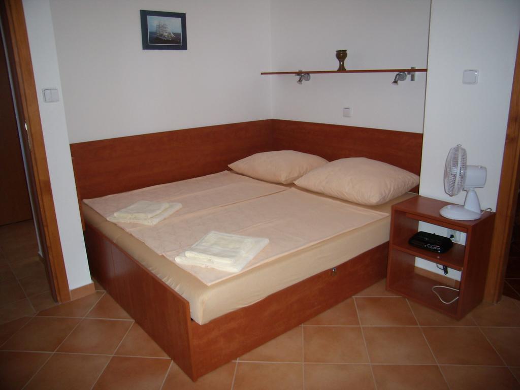 Apartments Sunce Brna Kamer foto