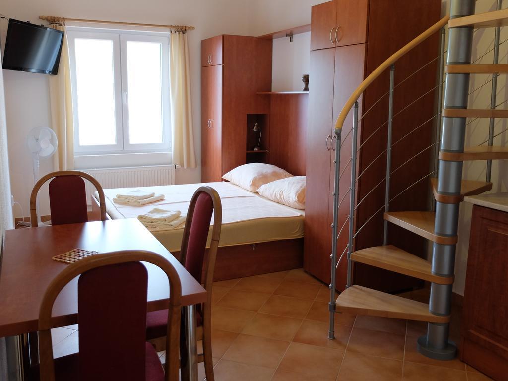 Apartments Sunce Brna Kamer foto