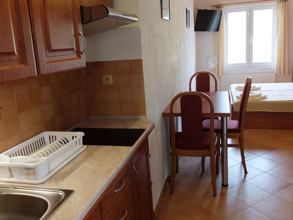 Apartments Sunce Brna Kamer foto
